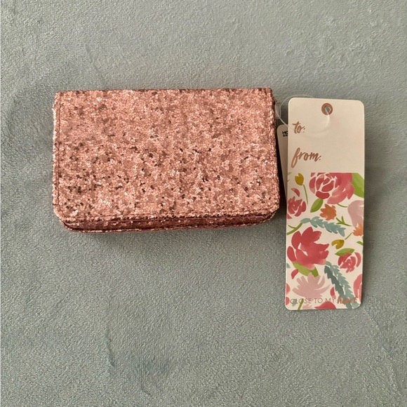 Accessories - NWT glittery card case holder